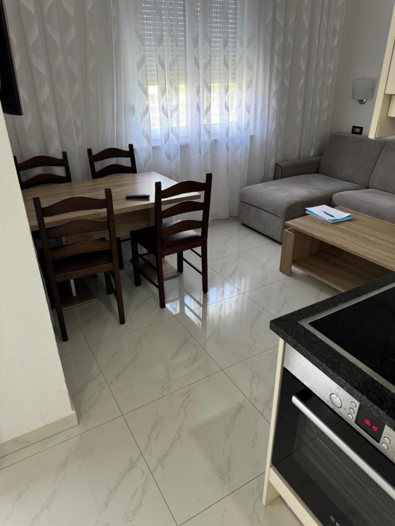 Funtana Appartements An Der 1 Reihe Vom Meer Exteriör bild
