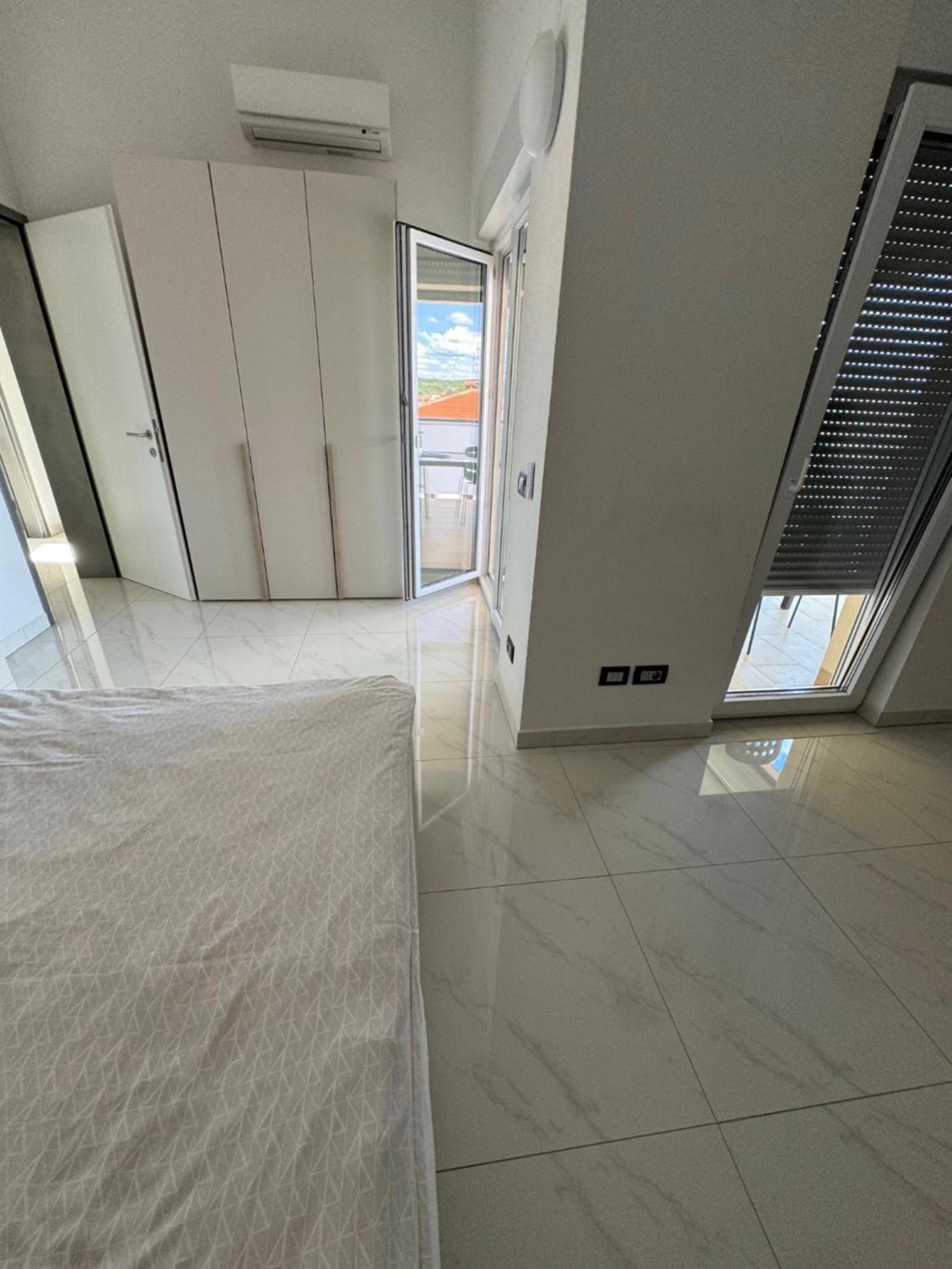 Funtana Appartements An Der 1 Reihe Vom Meer Exteriör bild